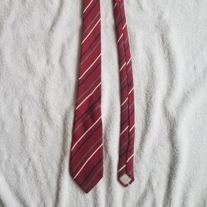 Guy LaRoche 100% Silk Necktie / Suit Tie